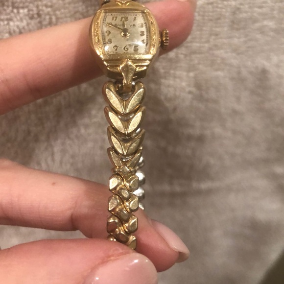 Beautiful Bulova ladies gold watch from early 40’s - Picture 3 of 4